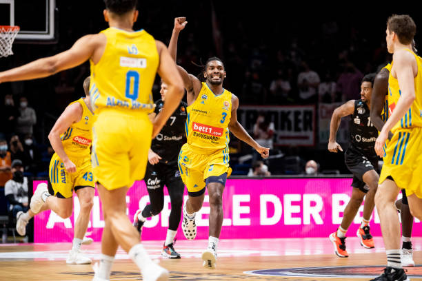 队跌入谷底 队跌入谷底