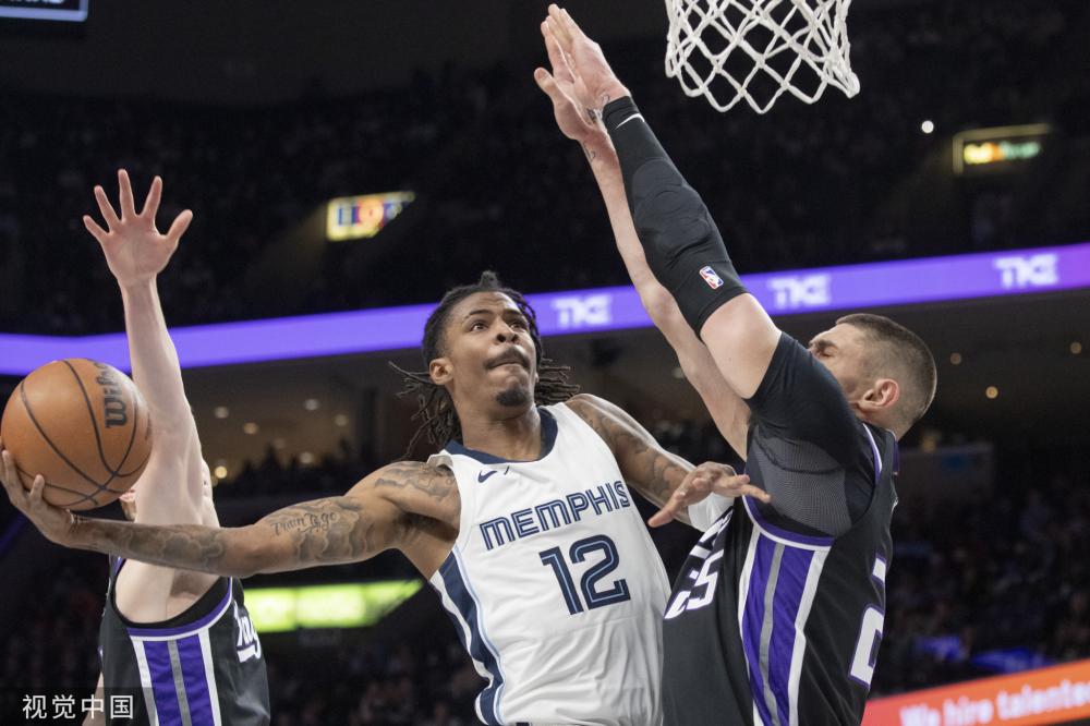 同样表现出 同样表现出