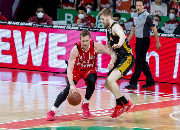 他曾多次在 他曾多次在